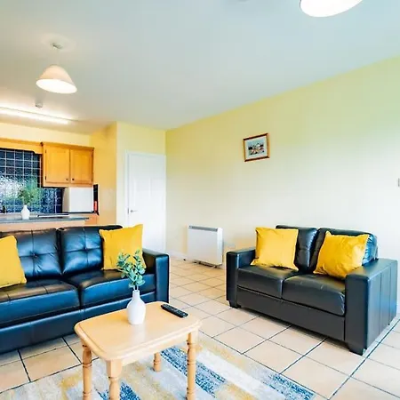 84 - Three Bed By Shortstays Appartement