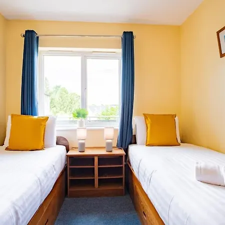 84 - Three Bed By Shortstays *