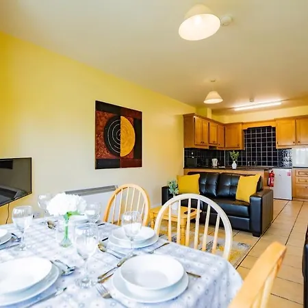 84 - Three Bed By Shortstays Appartement *