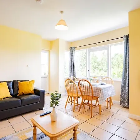 84 - Three Bed By Shortstays