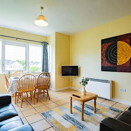 84 - Three Bed By Shortstays Appartement