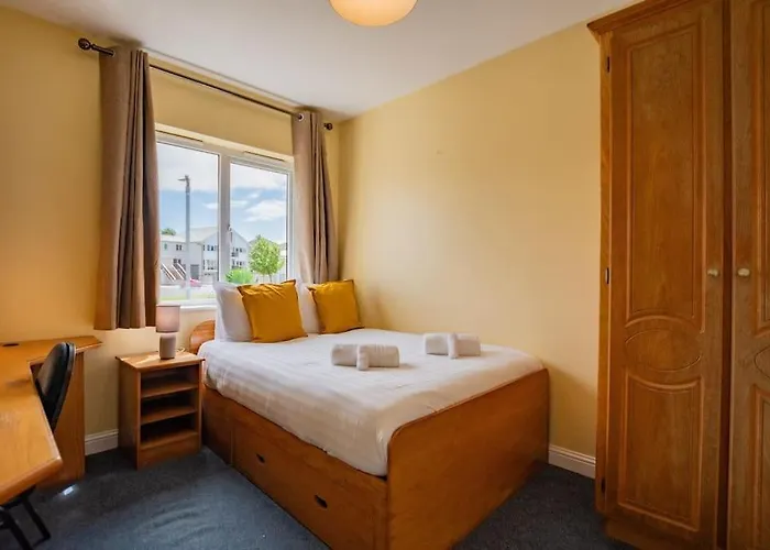 84 - Three Bed By Shortstays *