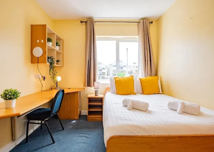 84 - Three Bed By Shortstays