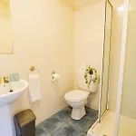 84 - Three Bed By Shortstays