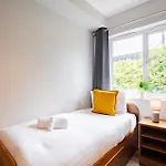 דירה 84 - Three Bed By Shortstays גלוואיי