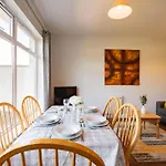 84 - Three Bed By Shortstays דירה *