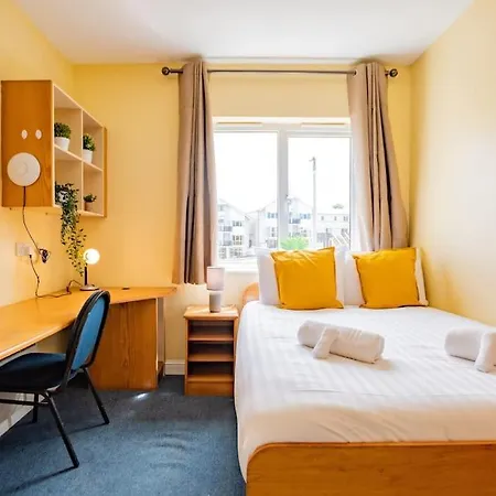 84 - Three Bed By Shortstays