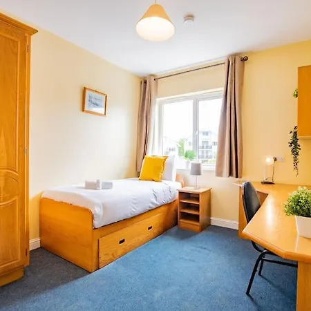 84 - Three Bed By Shortstays Lägenhet