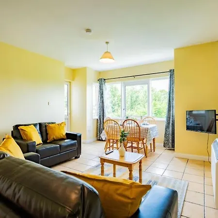 84 - Three Bed By Shortstays Lägenhet Galway