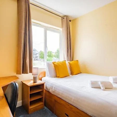 84 - Three Bed By Shortstays Lägenhet