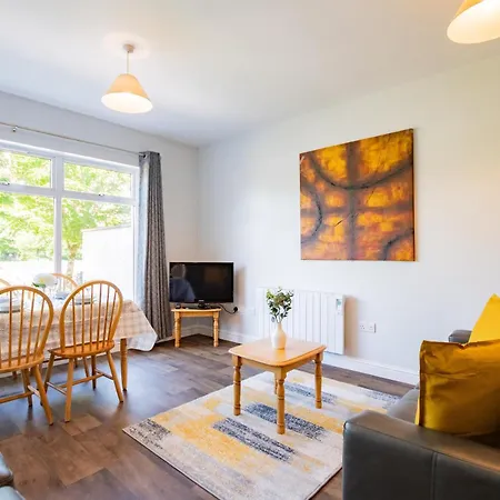 84 - Three Bed By Shortstays شقة