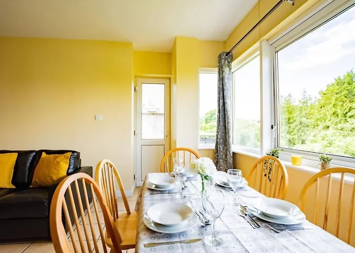 84 - Three Bed By Shortstays 戈尔韦