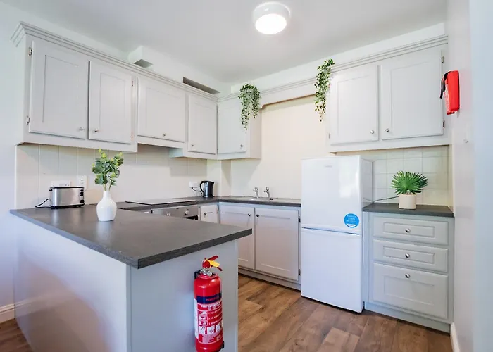 84 - Three Bed By Shortstays *