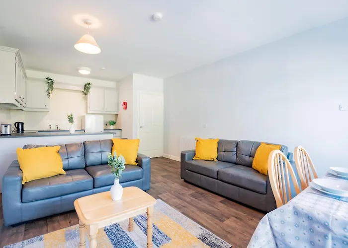 Διαμέρισμα 84 - Three Bed By Shortstays *