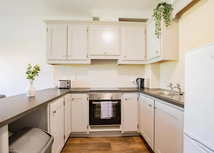 84 - Three Bed By Shortstays *