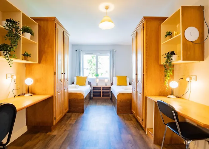 84 - Three Bed By Shortstays *
