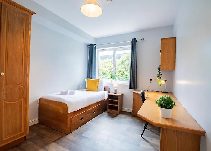 84 - Three Bed By Shortstays Lägenhet *